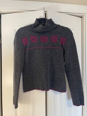 GAP Charcoal Turtleneck Sweater with Pink Snowflake Row